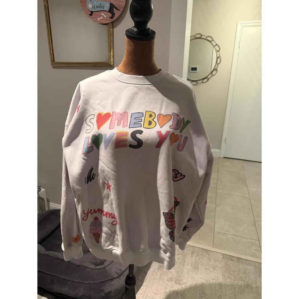 Mayfair Group Somebody Loves You Sweatshirt size ONE SIZE / petite